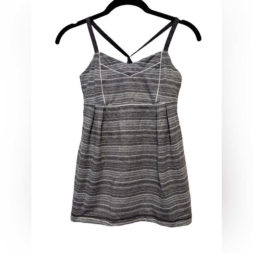 Lululemon gray and white striped tank top. Size 6. EUC!